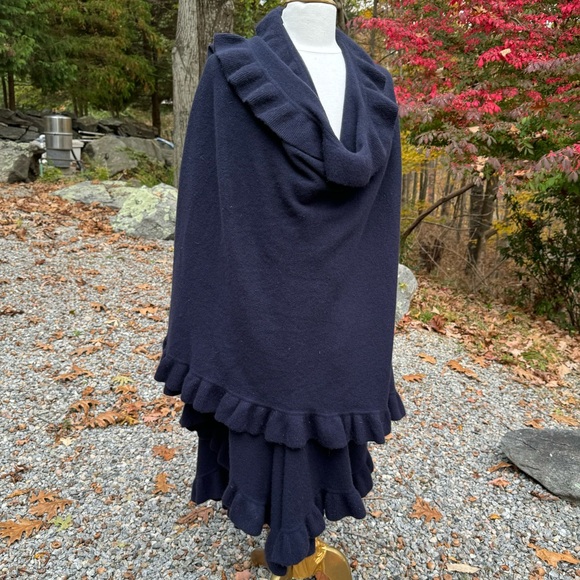 Berk of Burlington Arcade Cashmere Shawl with ruffles - Picture 2 of 4